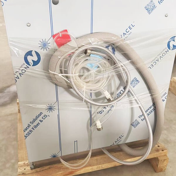 Undercounter Glasswasher built-in dispenser